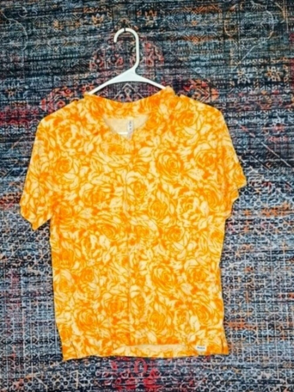 RVCA womens amber an white Tonal floral Hawaiian polo shirt S NWOT